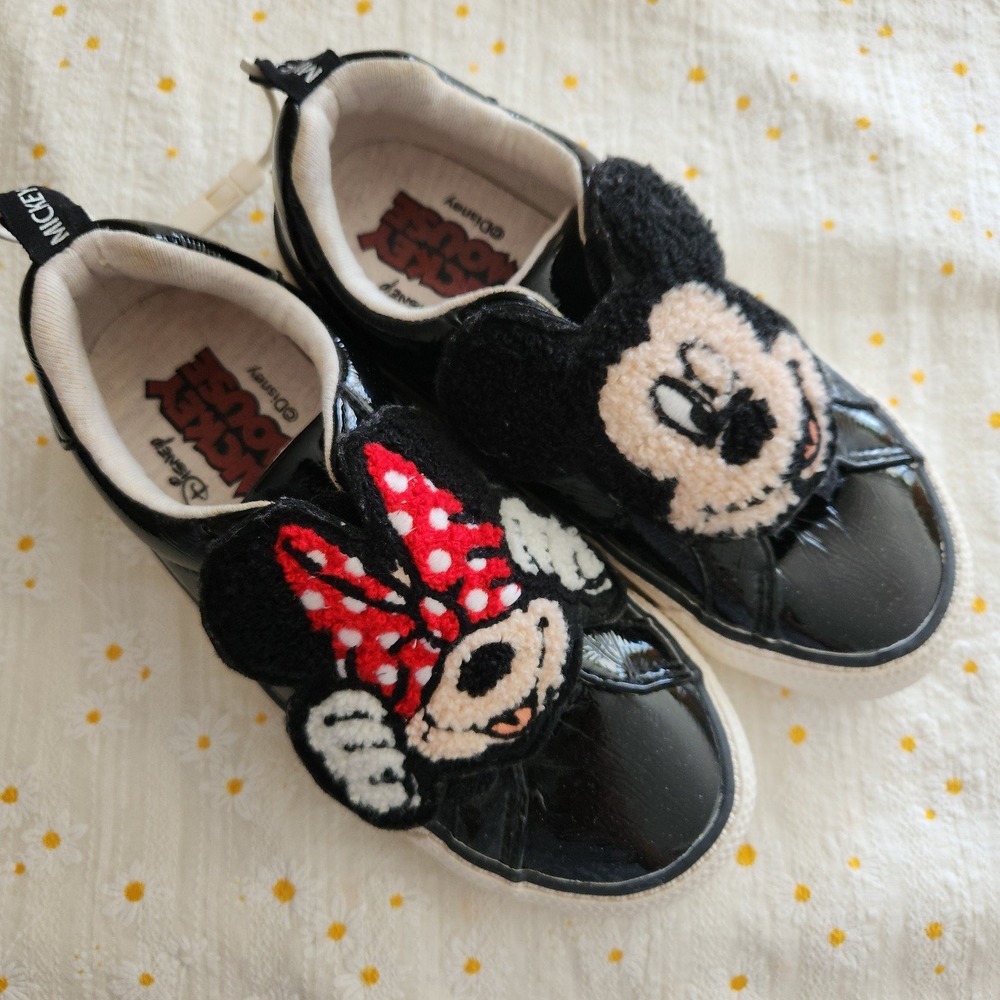 Zara x Disney Mickey & Minnie Mouse Black Patent Sneakers Big Kids 32/ US 1Y